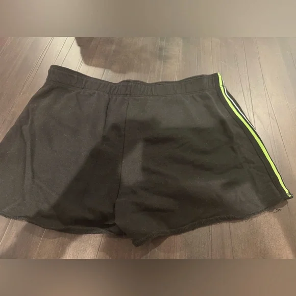 Woman’s size medium pink brand cozy shorts. - Picture 2 of 4